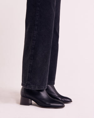 Léa black ankle boots