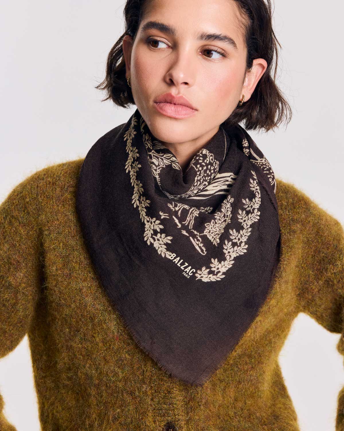 Noam brown game canvas scarf