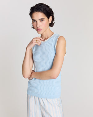 Top Kahny sky blue and white