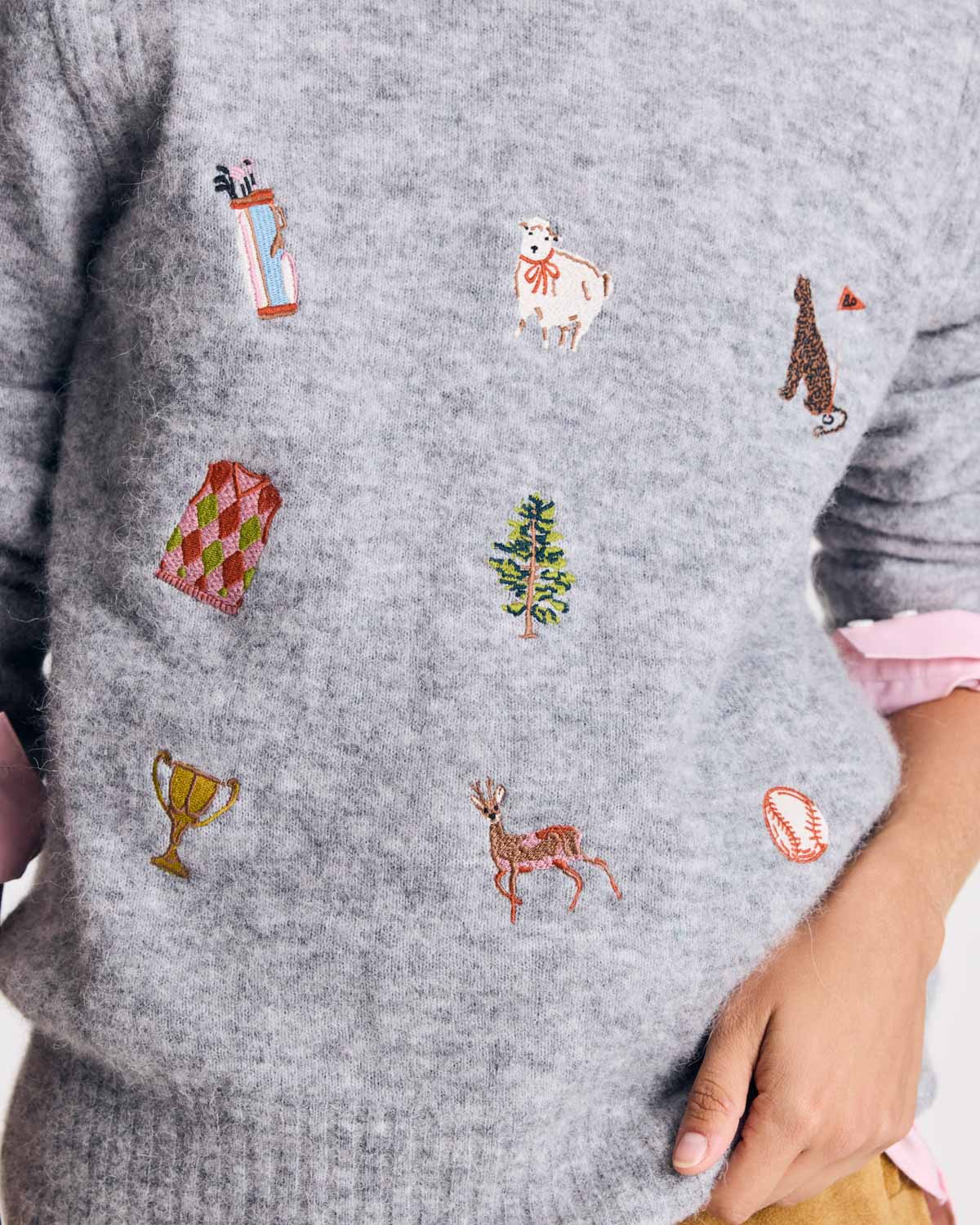 Pull Prune gris chiné et broderies ivy