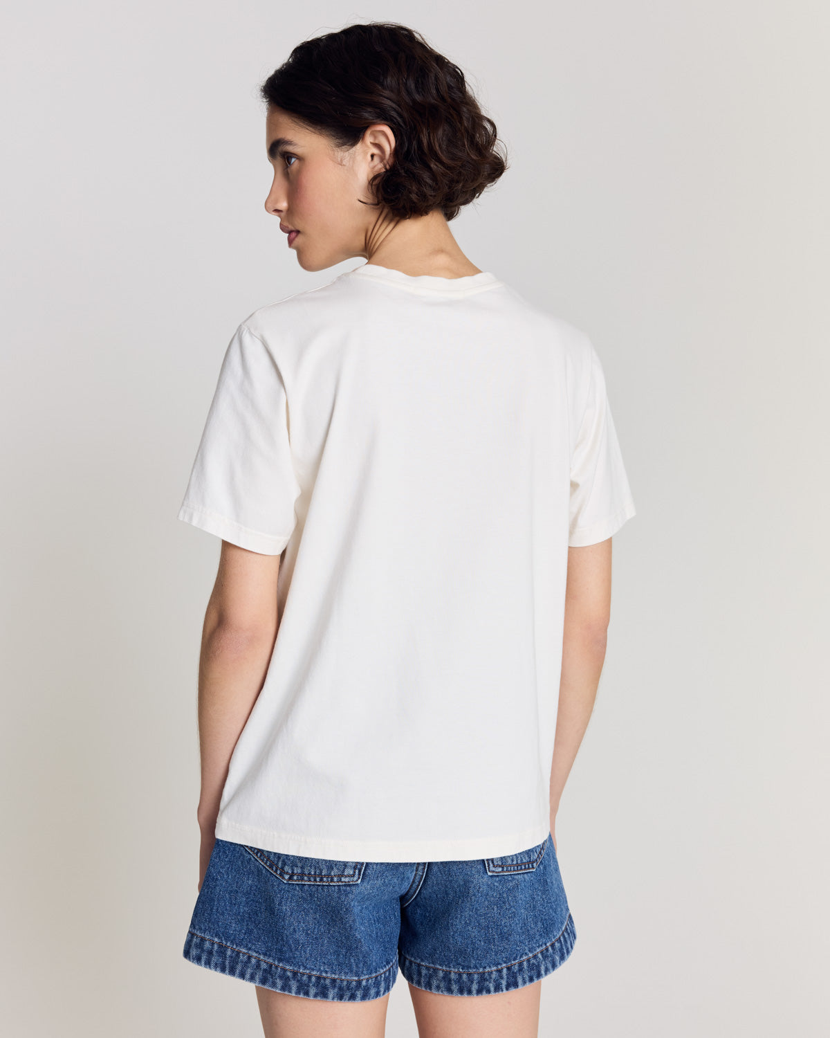 Bree Balzac Pool Club off-white and blue T-shirt