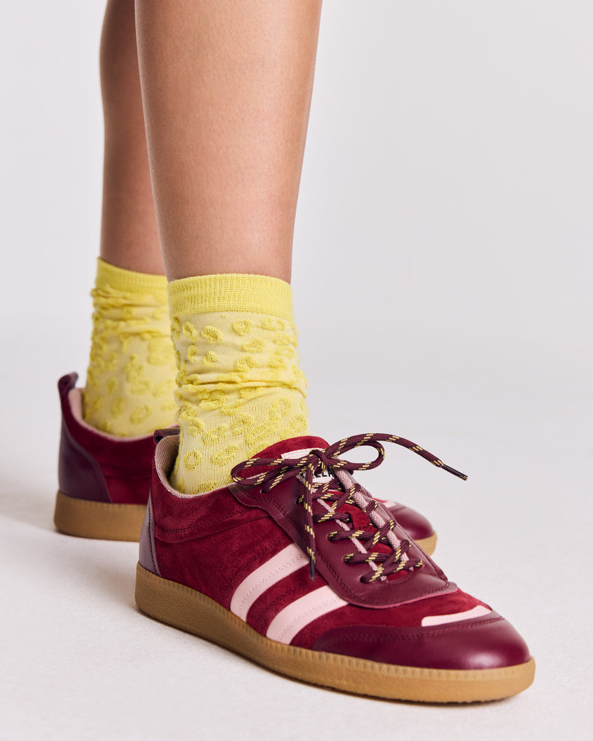 Quinn burgundy and light pink sneakers