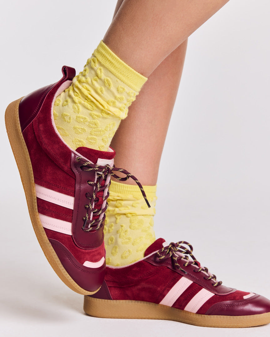 Quinn burgundy and light pink sneakers