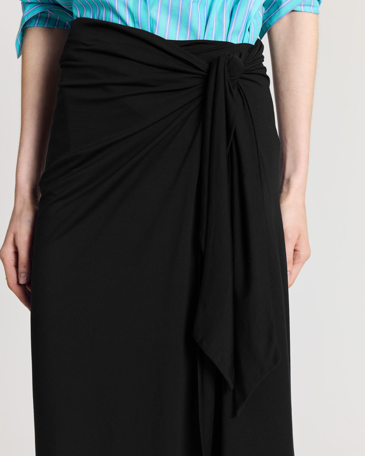 Dua black skirt