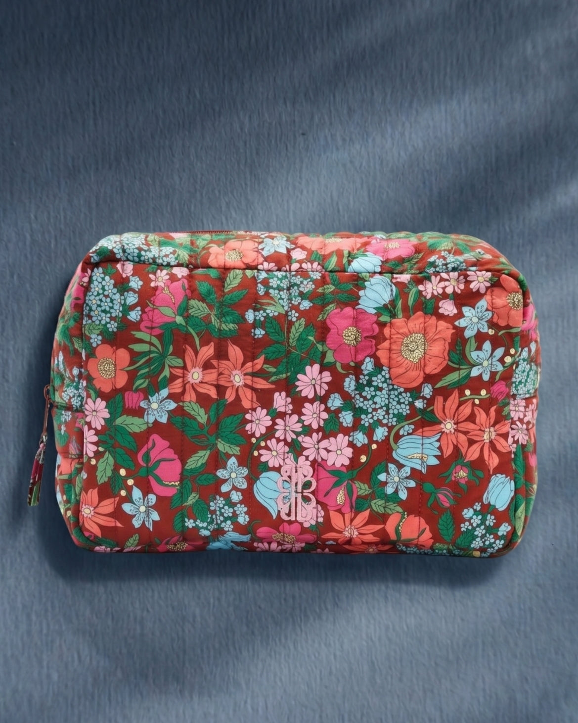 Perla wash bag in pink and burgundy Liberty print