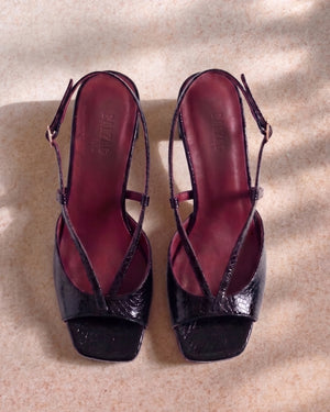 Sandales Tella vernis embossé noir