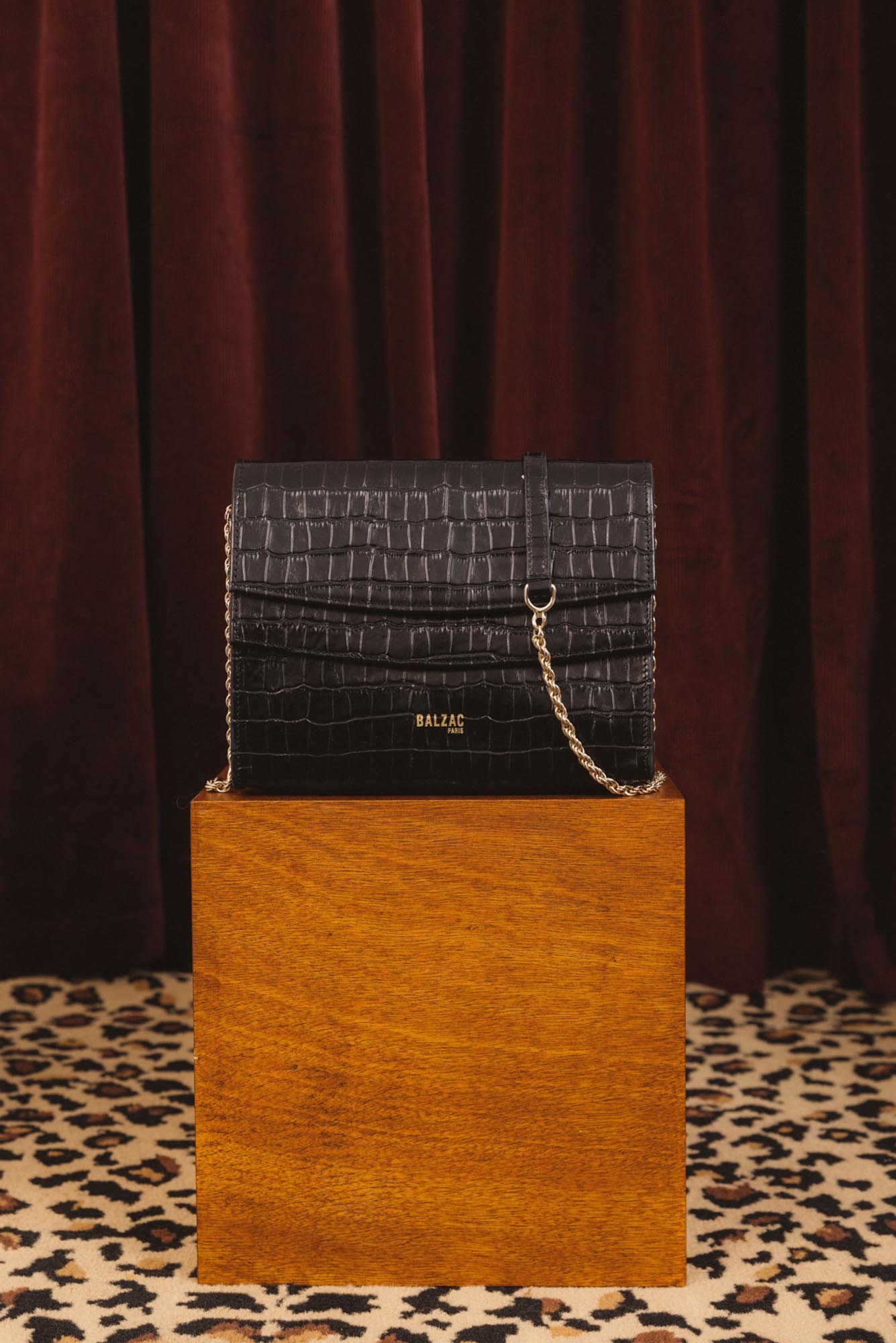 Bag Noah black embossed