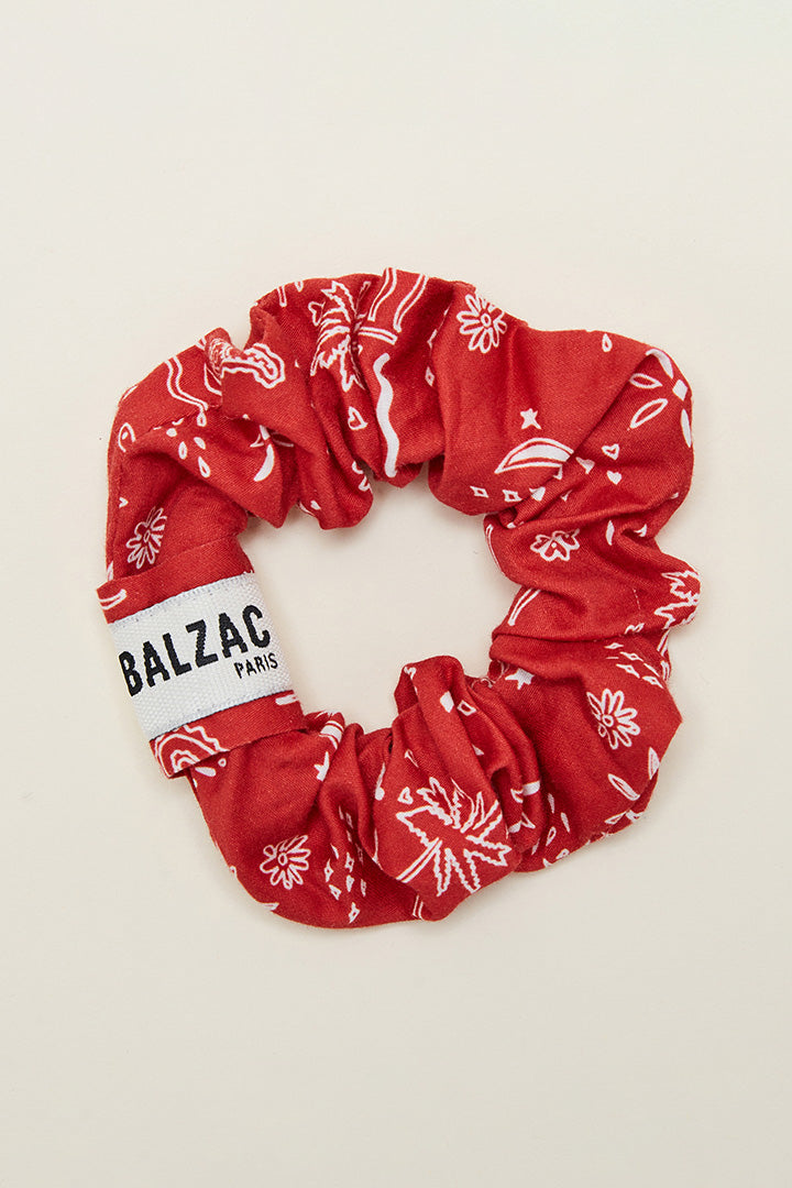 Travel scrunchie with summer bandana print 