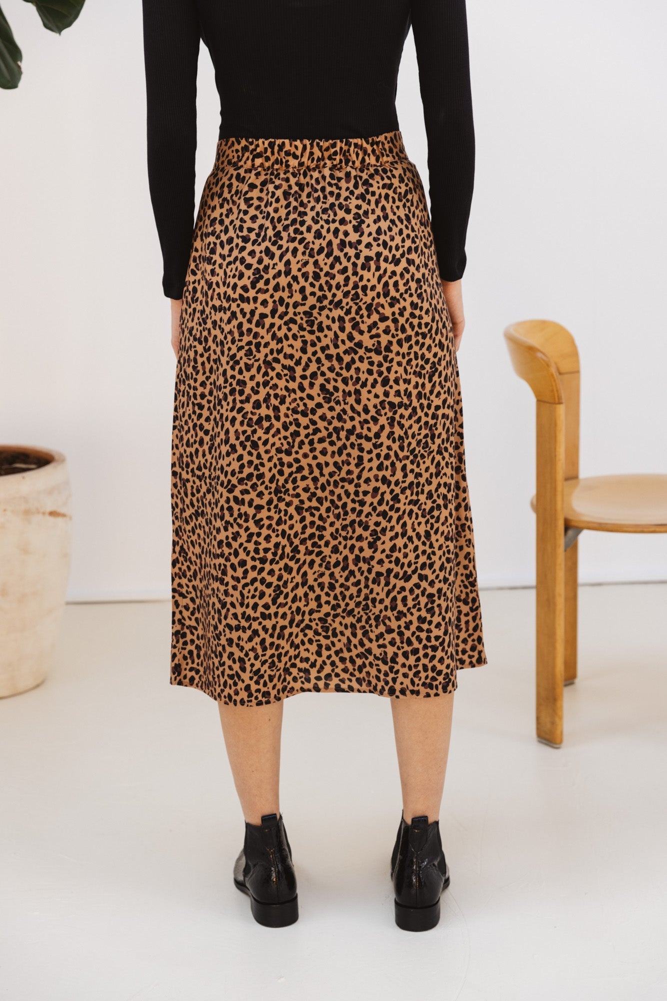 Sally leopard skirt (old)