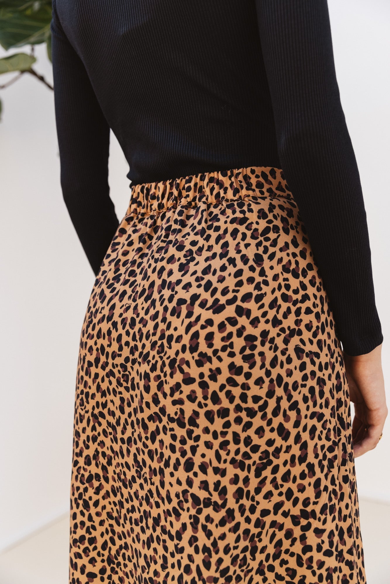 Sally leopard skirt (old)