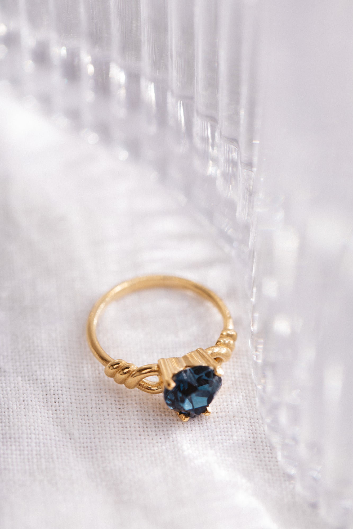 Immortelle blue stone ring Balzac Paris