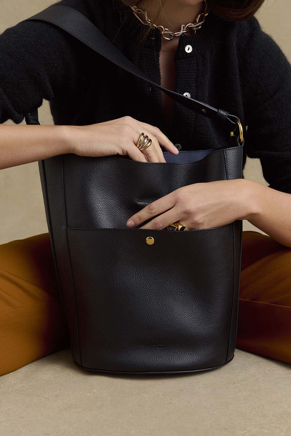 Bag Grand Sofia grained black interior navy