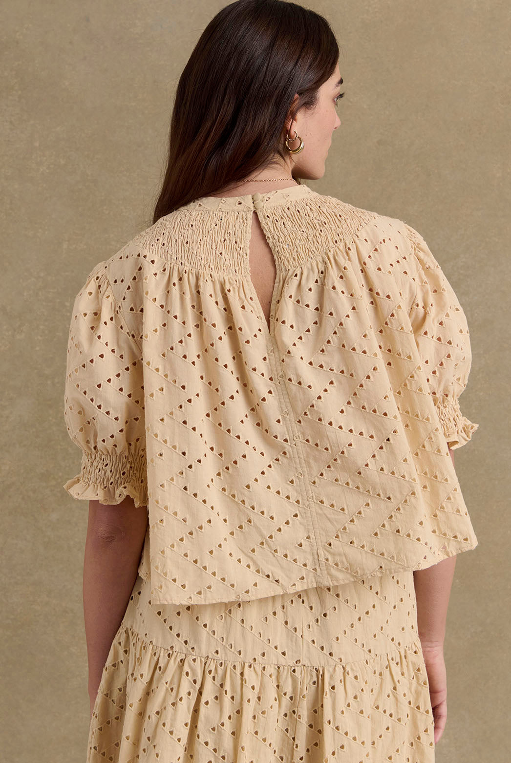 Blouse Amicie embroidery English beige