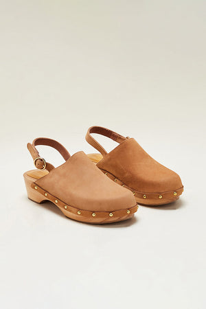 camel carnac clogs