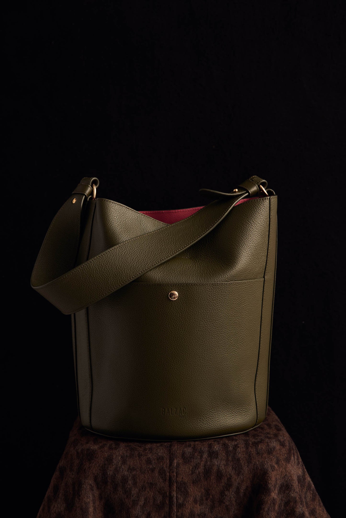 Large Sofia khaki bag with fuchsia interior