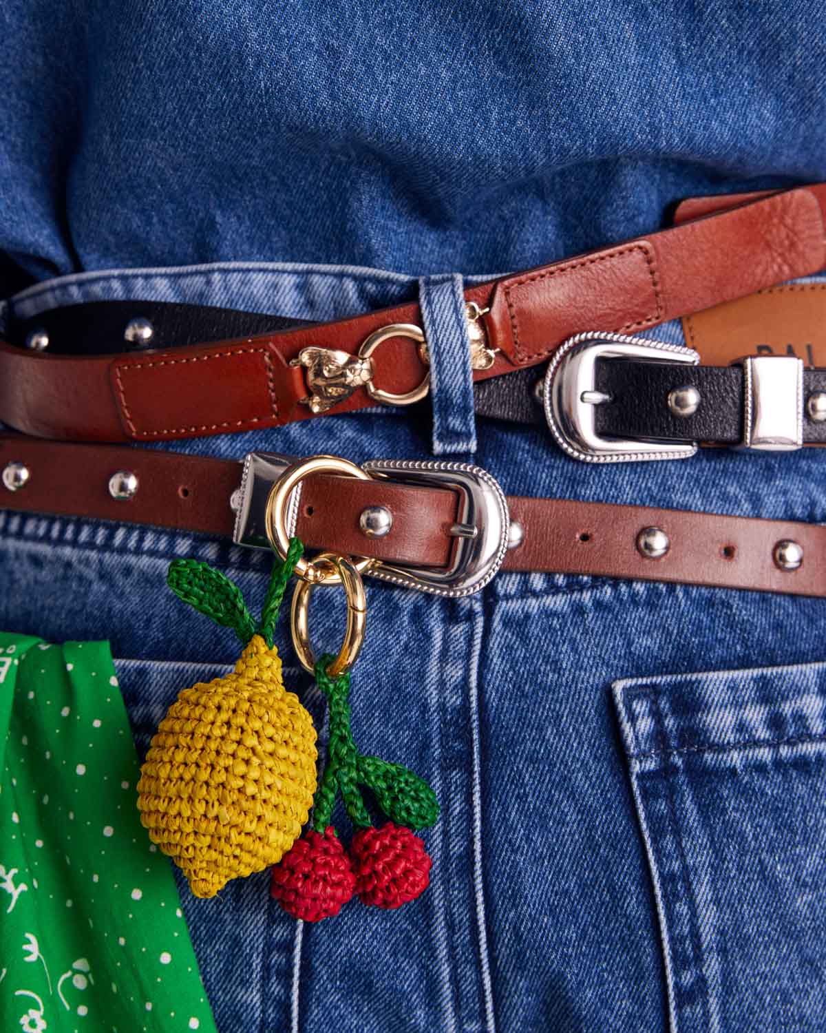Keyring cerise raffia