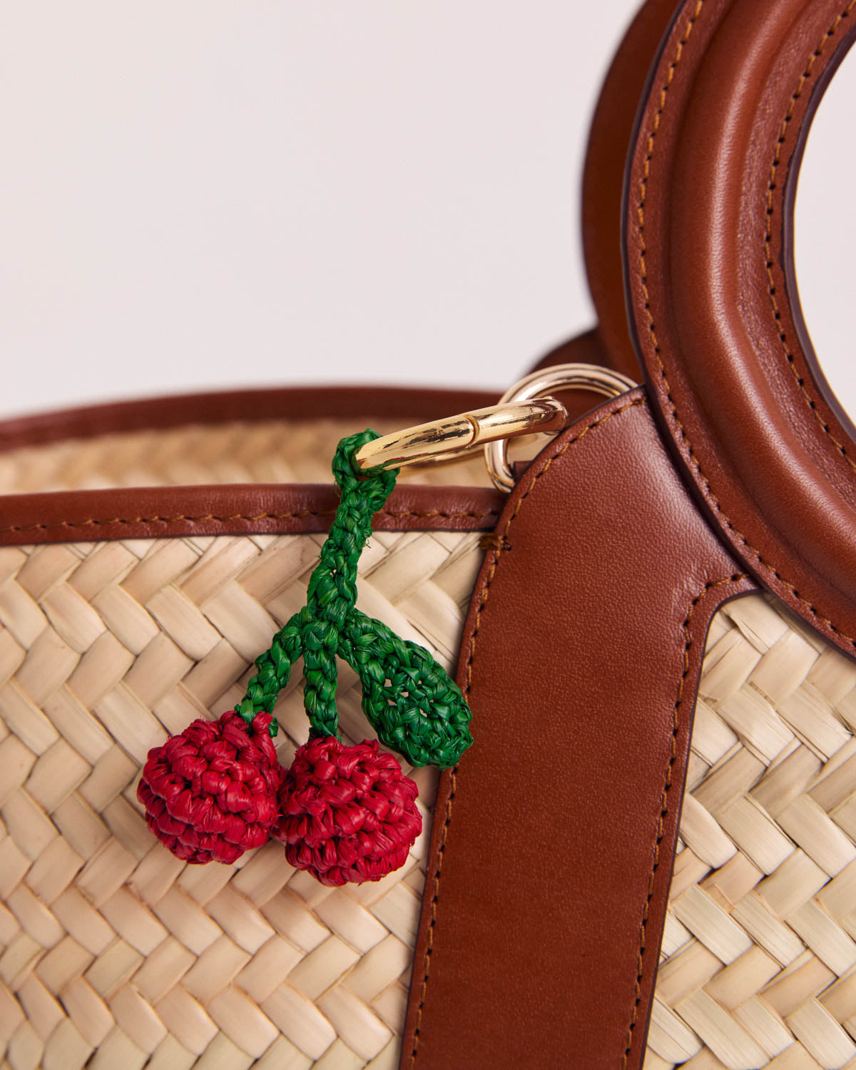 Keyring cerise raffia