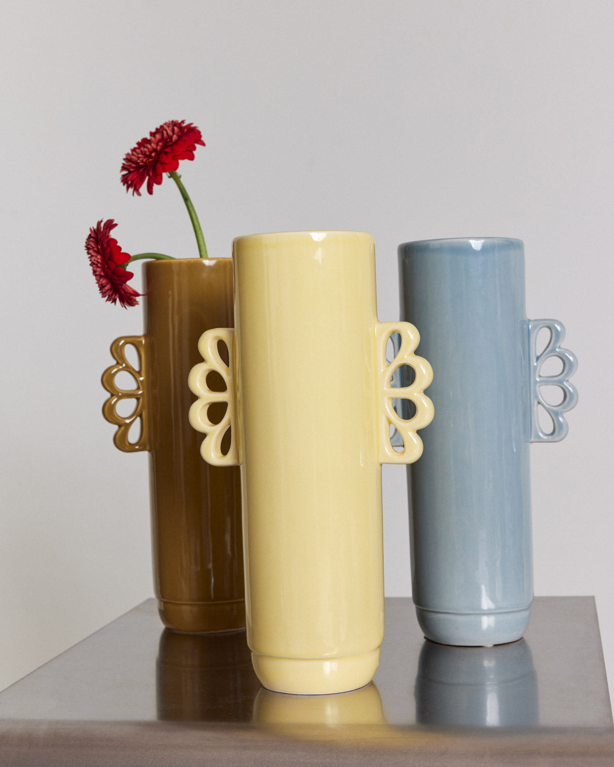 Vase yellow