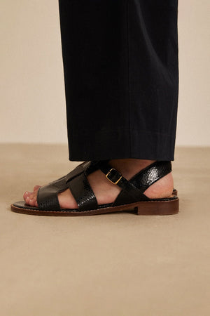 Sandales Aube embossé vernis marine