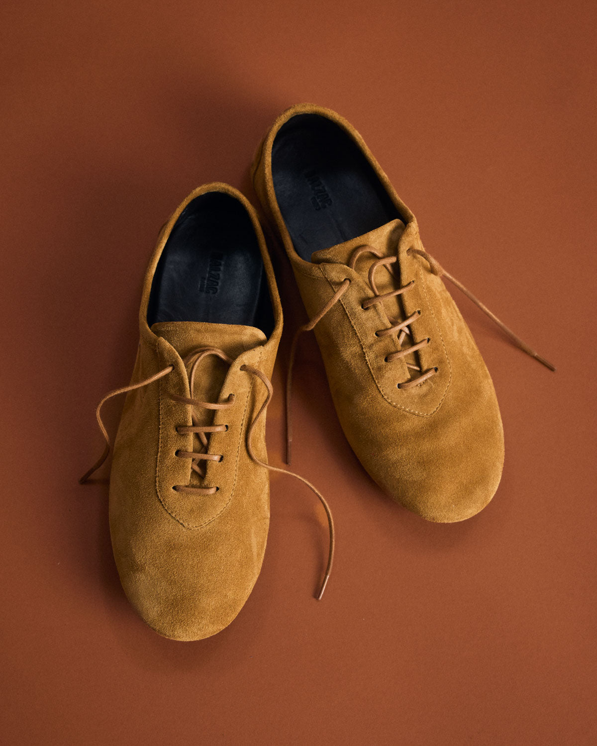 Achille derbies with hazelnut heart tongue