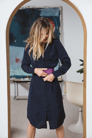 Robe Brigitte marine satinée