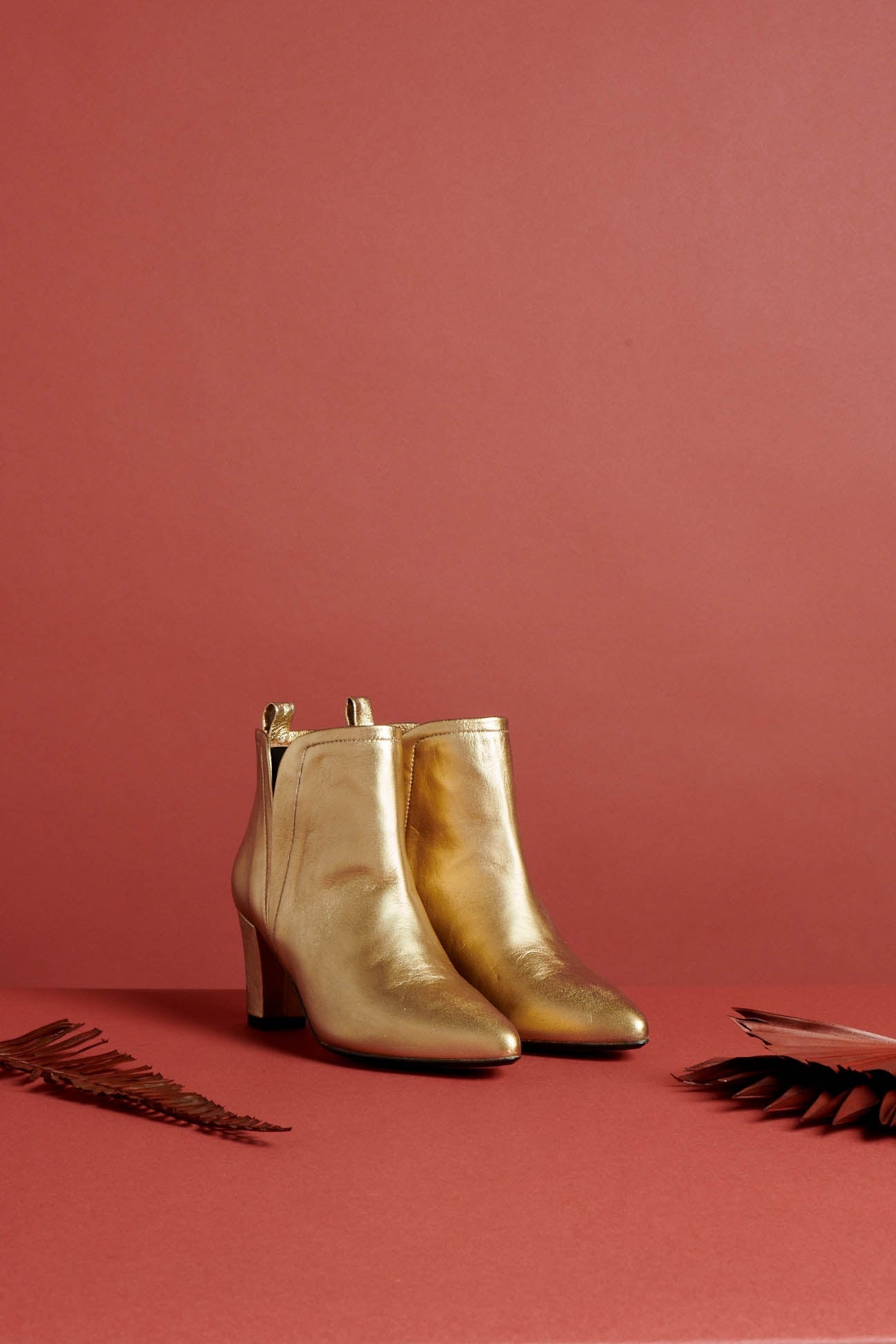 Elastic ankle boots with golden leather heel Eline Balzac Paris