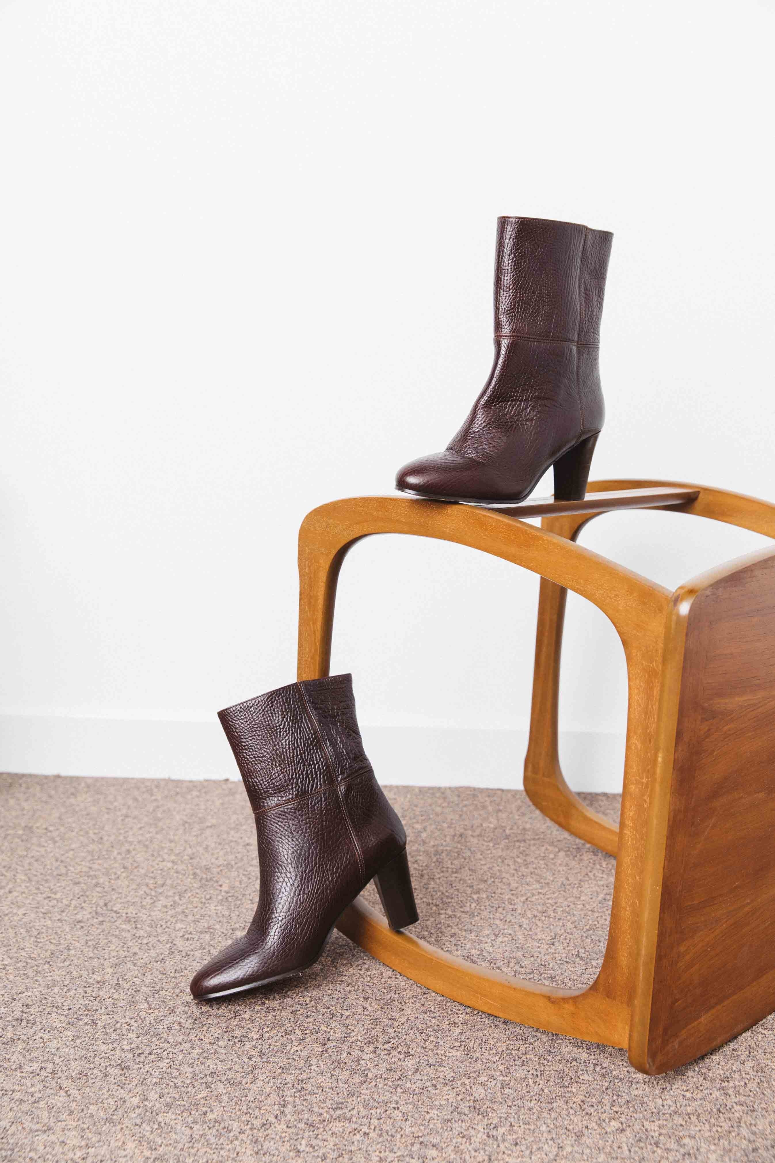 Engraved brown Nivia ankle boots